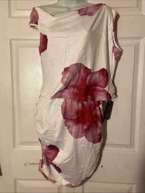 2 pcs DERAX White Top and Skirt w/Large Pink-Red Floral Print XXL NWT